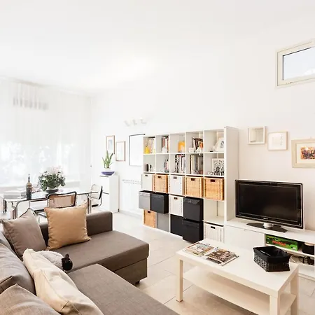 Luminoso Nuovalucello Apart- Giardino E Parcheggio Privato Διαμέρισμα