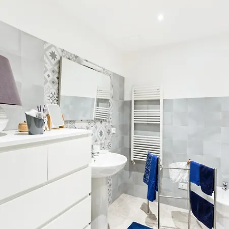 Luminoso Nuovalucello Apart- Giardino E Parcheggio Privato * Κατάνια