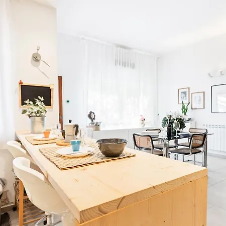 Luminoso Nuovalucello Apart- Giardino E Parcheggio Privato Κατάνια