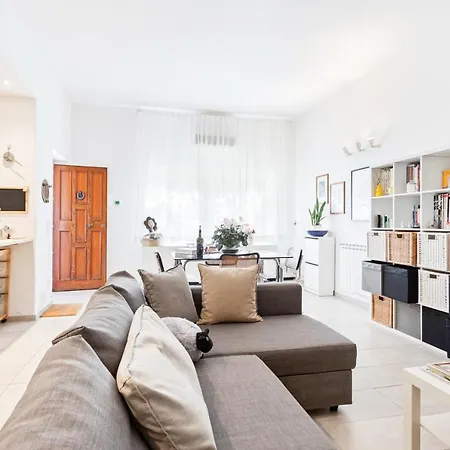 Luminoso Nuovalucello Apart- Giardino E Parcheggio Privato Διαμέρισμα